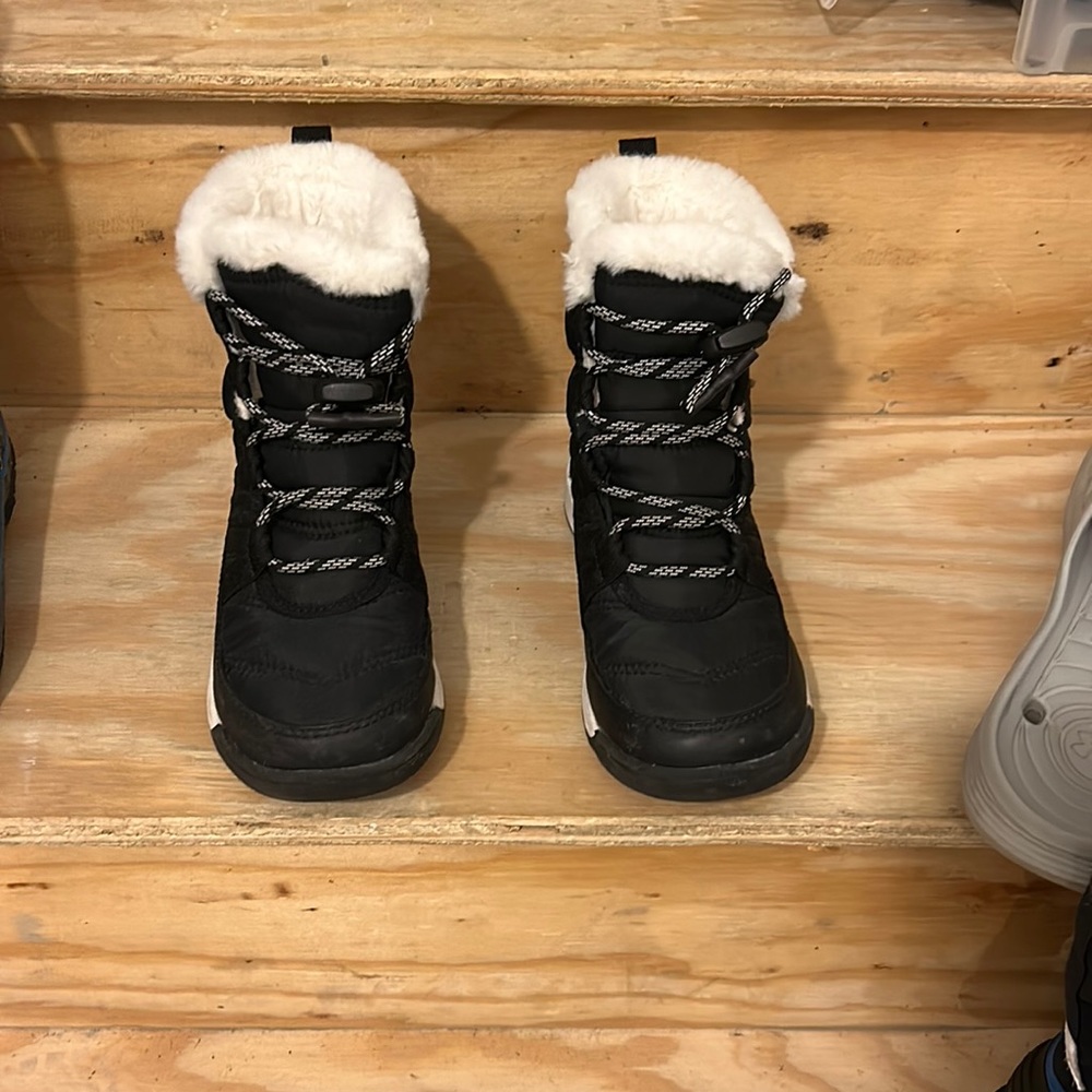 Sorel kid’s winter boots size 2